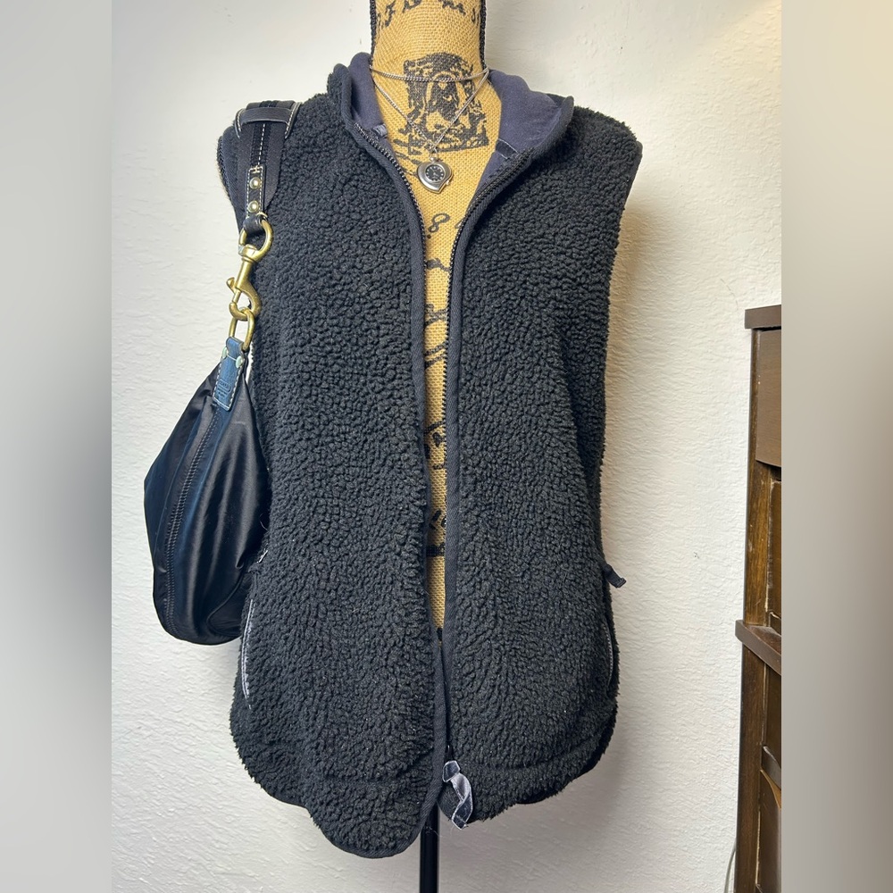 vintage y2k Old Navy black fleece sherpa winter vest